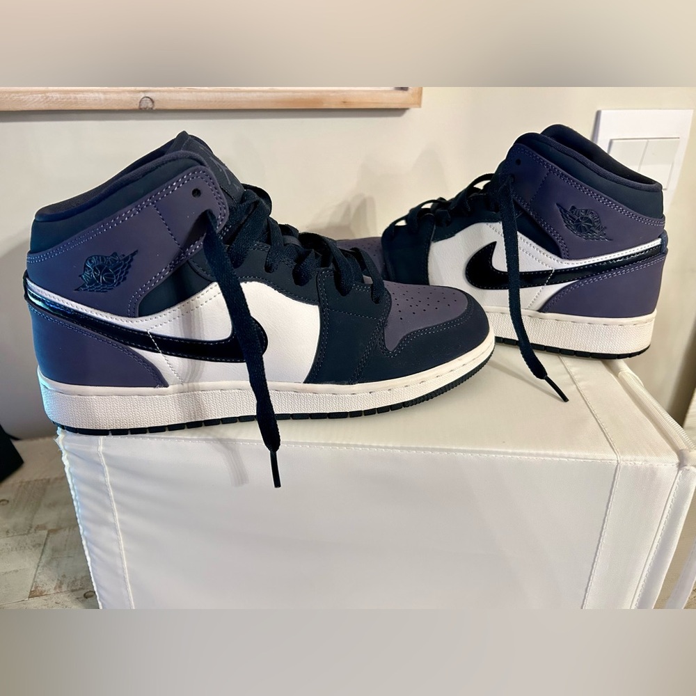 Size 8.5 Nike Air Jordan 1 mid in obsidian sanded purple